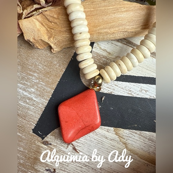 Alquimia by Ady Cream and Red Bracelet - Picture 2 of 2